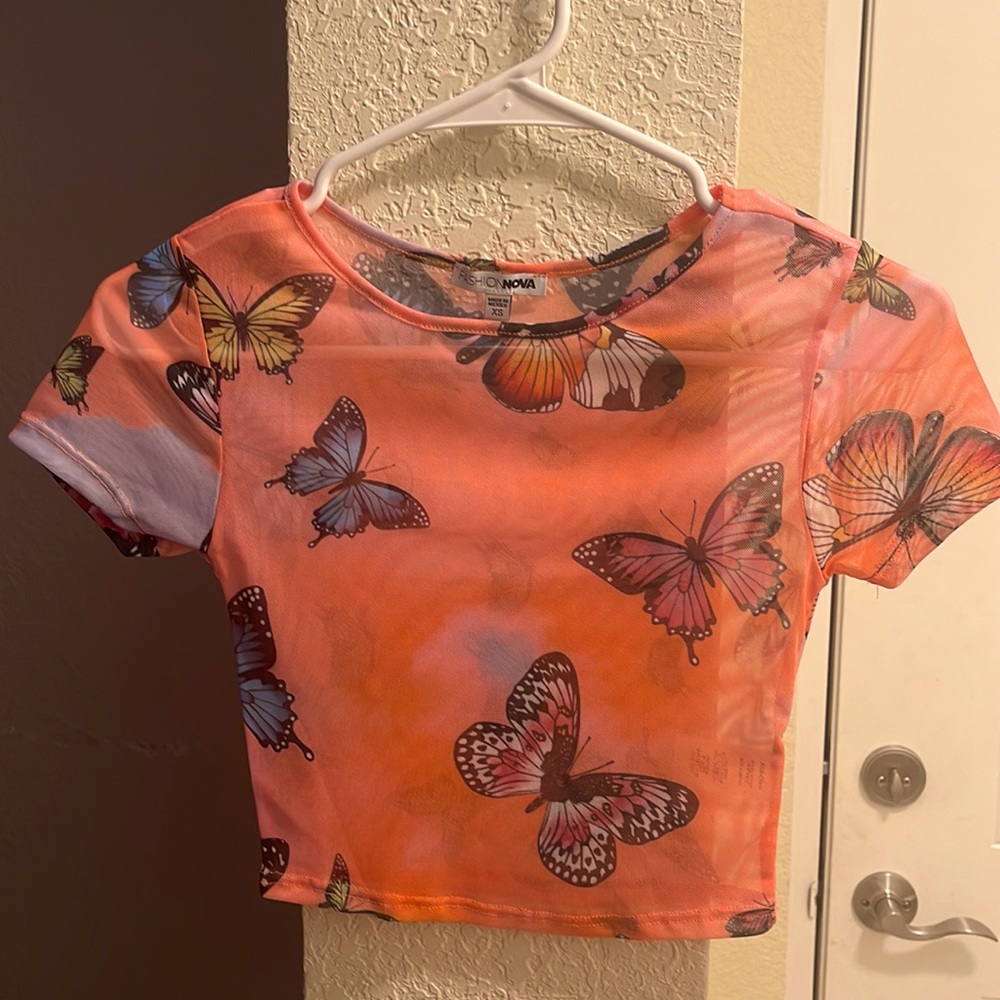Fashion nova crop top
